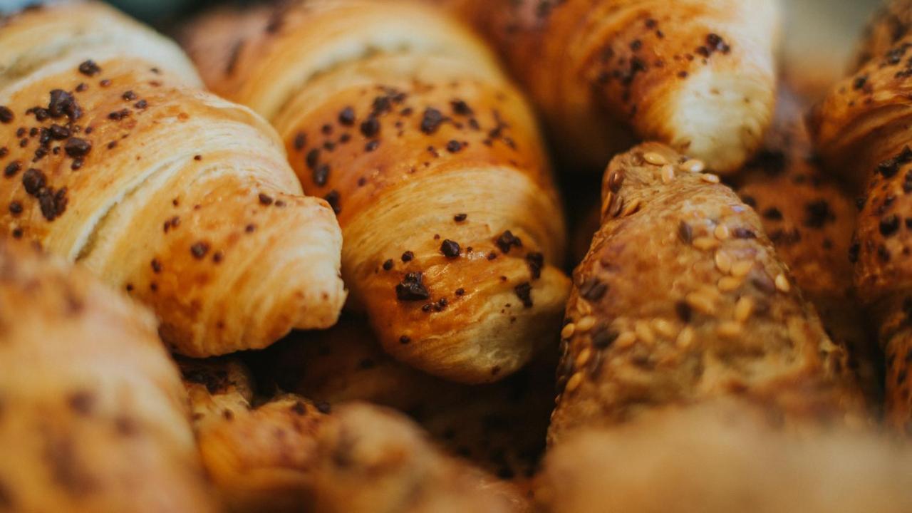 圆弧恩茨尔酒店 迪亚诺马里纳 外观 照片